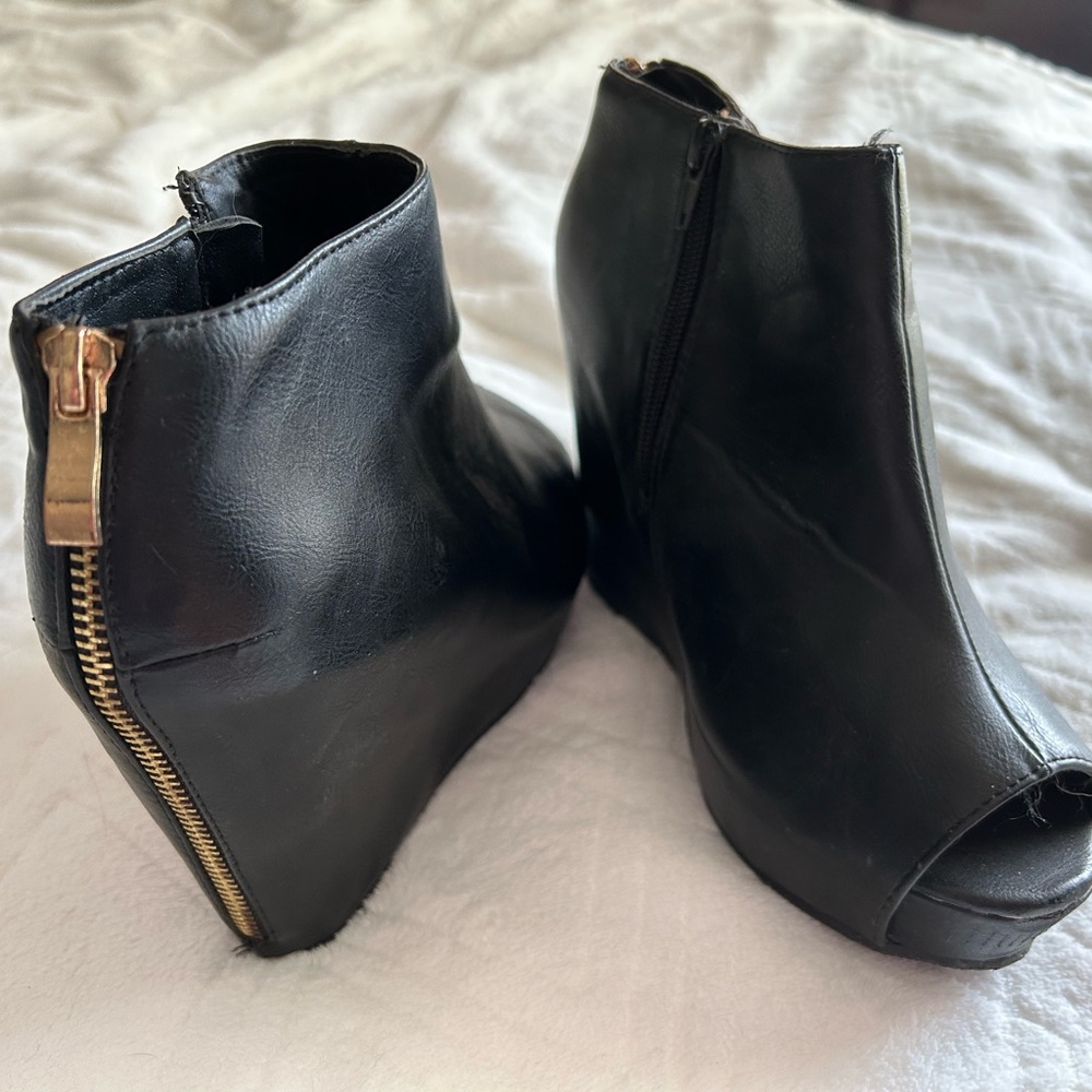 Torrid wedges